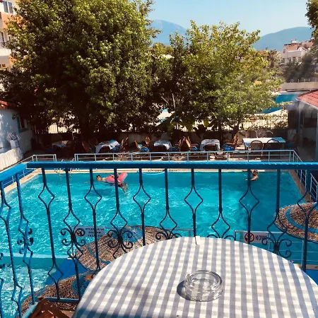 Aparthotel Dove 2*