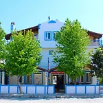 Ξενοδοχείο με διαμερίσματα Dove 4*
