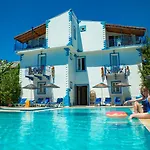 Dove 4* Φετιγιέ