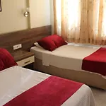 Ξενοδοχείο με διαμερίσματα Dove 4*